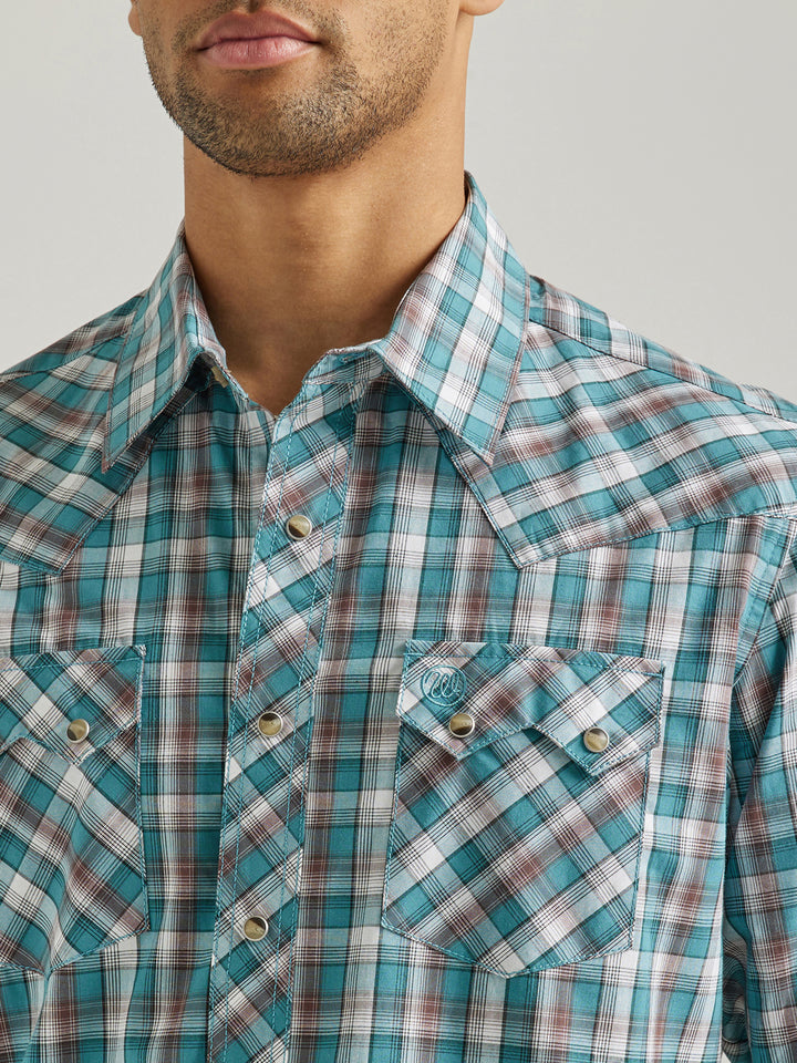 Wrangler Men's Retro Modern Fit Long Sleeve Snap Shirt
