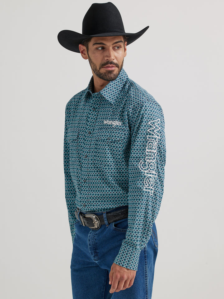 Wrangler Men's Logo Long Sleeve Button Down Shirt