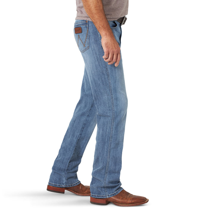 Wrangler Men's Retro Relaxed Fit Bootcut Jean-Kingston
