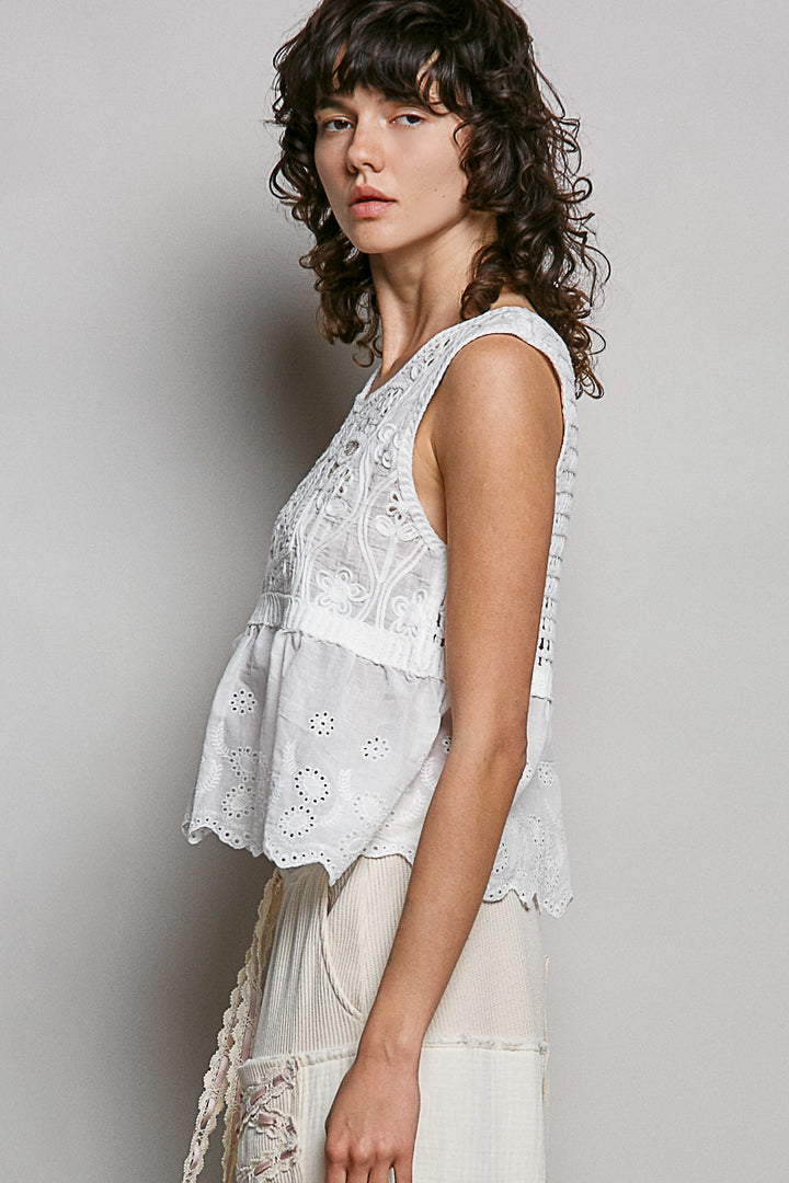 POL Women's Off White Scalloped Crocheted Flowy Fit Top