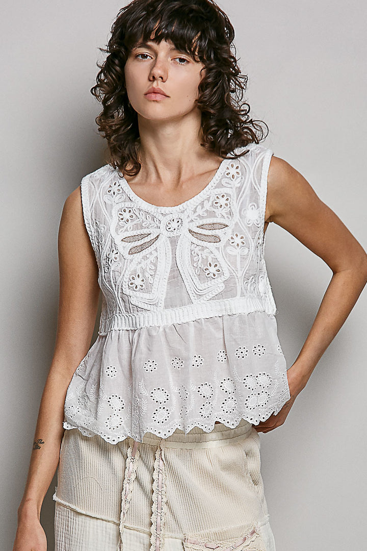 POL Women's Off White Scalloped Crocheted Flowy Fit Top
