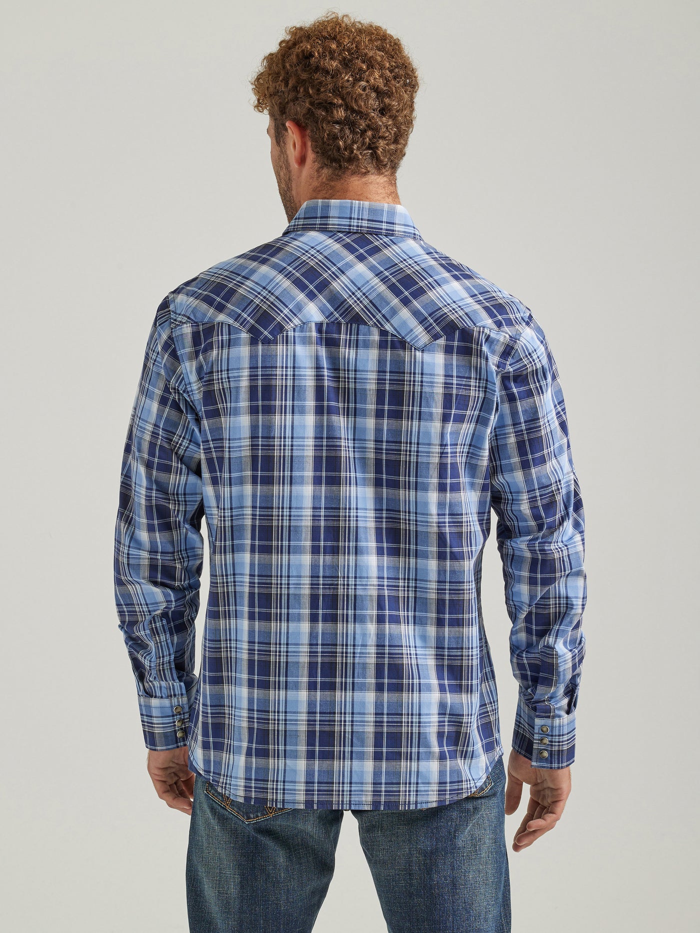 Wrangler Men's Retro Modern Fit Long Sleeve Snap Shirt