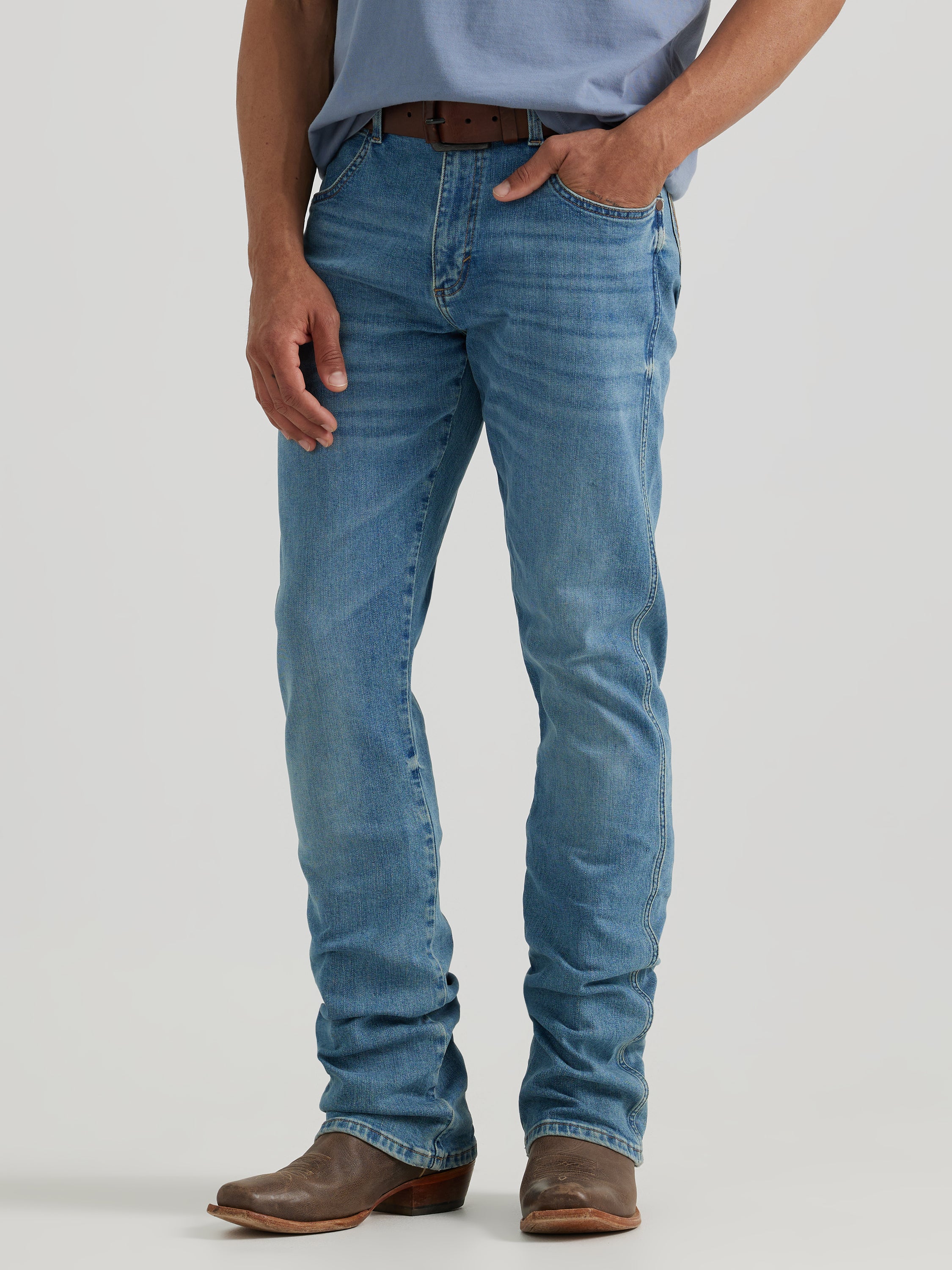 Wrangler Men's Flintlock Retro Slim Bootcut Jean – West 20