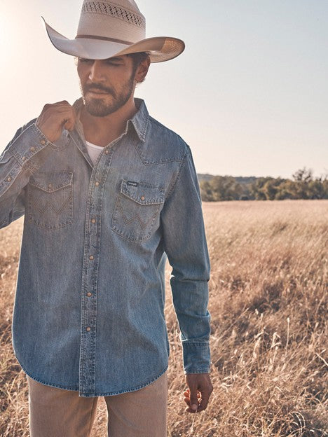 Wrangler Men's Light Wash Denim Western Snap Shirt