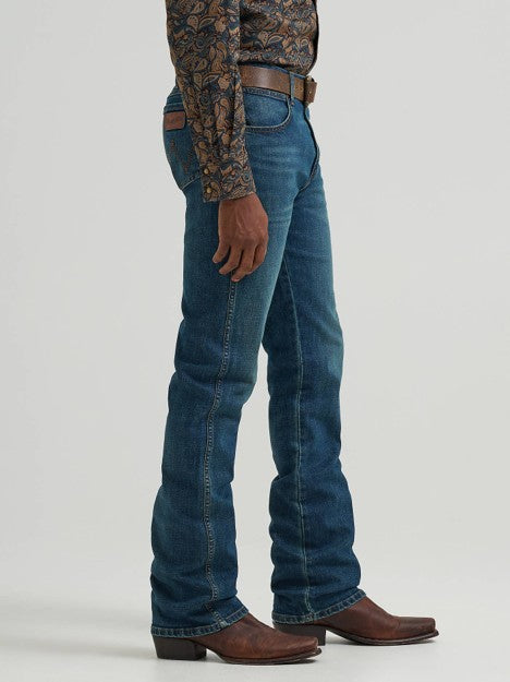 Wrangler Men's Retro Dutton Slim Fit Bootcut Jean