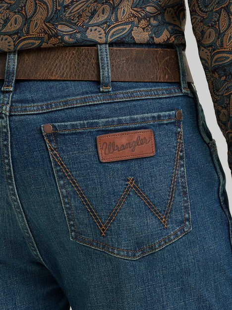 Wrangler Men's Retro Dutton Slim Fit Bootcut Jean