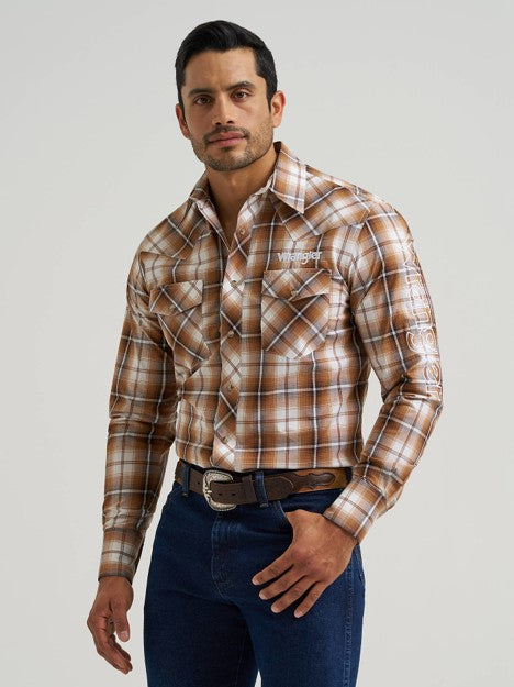 Wrangler Men's Sand Plaid Logo Long Sleeve Western Snap Shirt