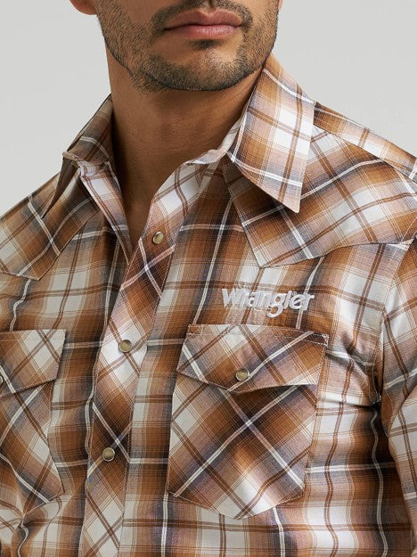 Wrangler Men's Sand Plaid Logo Long Sleeve Western Snap Shirt