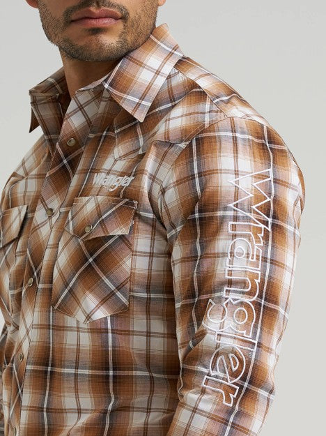 Wrangler Men's Sand Plaid Logo Long Sleeve Western Snap Shirt