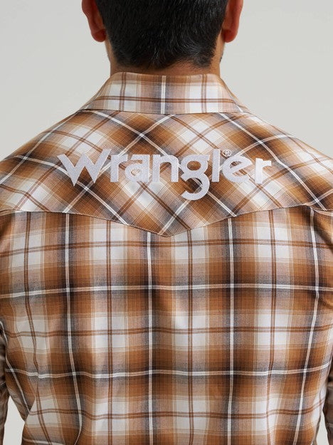 Wrangler Men's Sand Plaid Logo Long Sleeve Western Snap Shirt