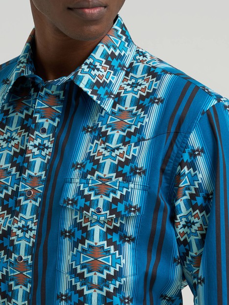 Wrangler Men's Aqua Mesa Checotah western snap shirt with classic Western styling