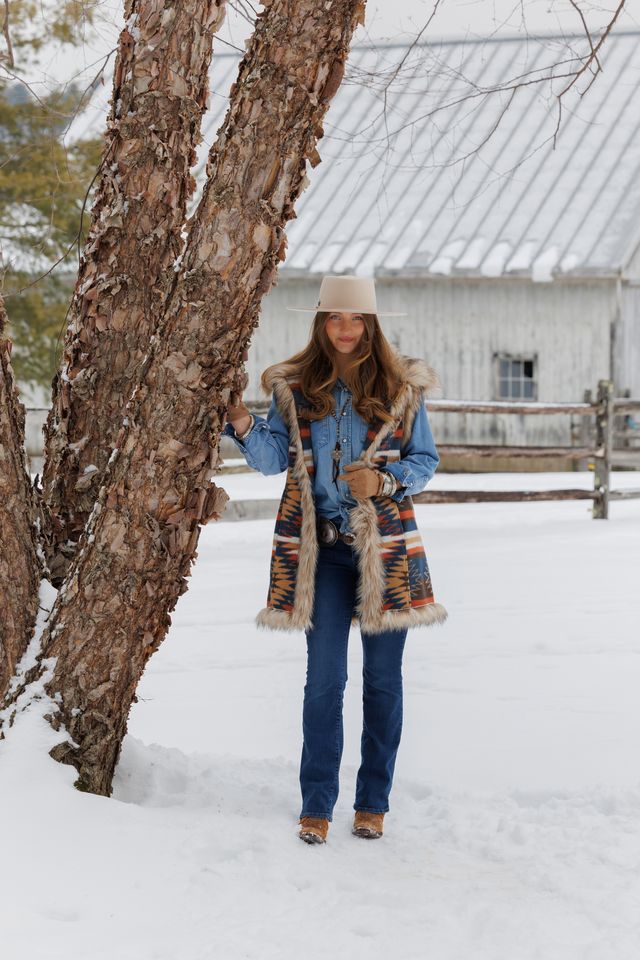 Tasha Polizzi Women's Navy Kensie Vest
