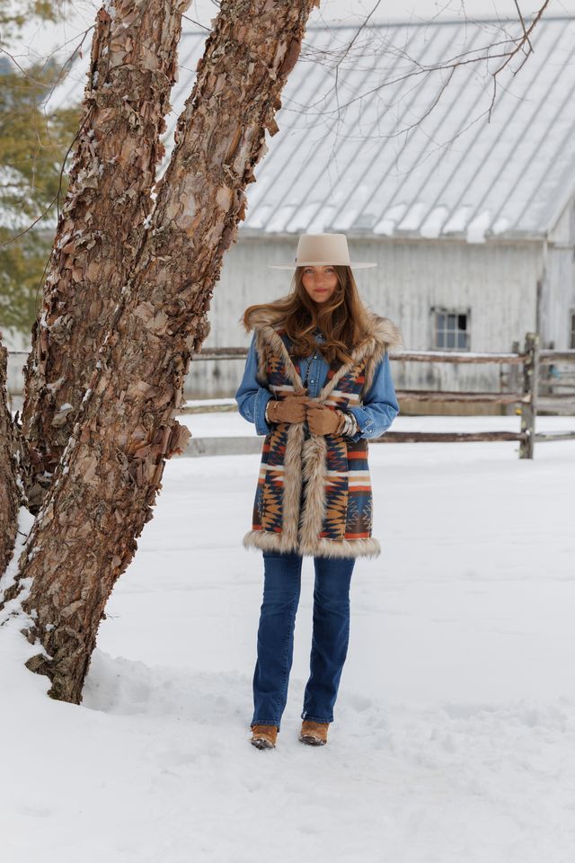 Tasha Polizzi Women's Navy Kensie Vest