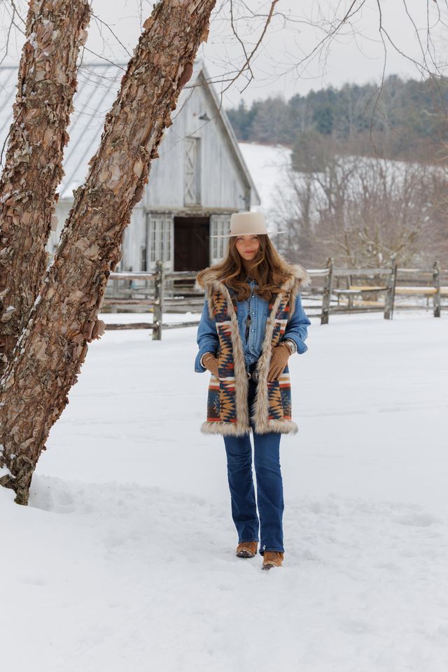 Tasha Polizzi Women's Navy Kensie Vest
