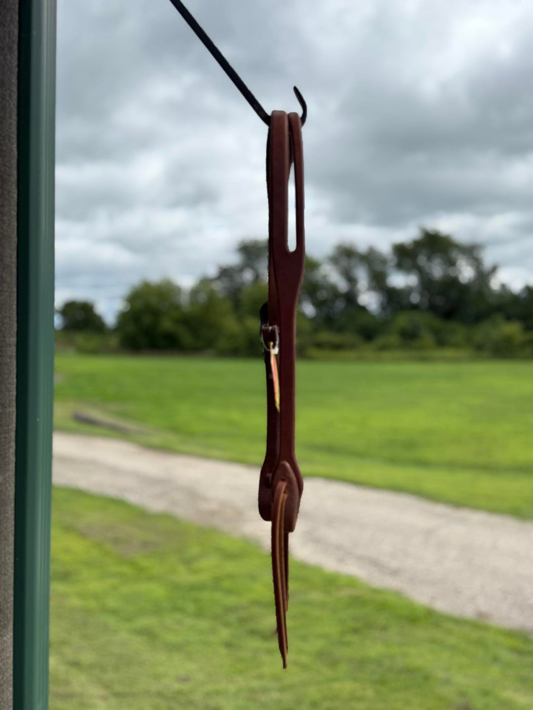 Cowperson Tack 5/8 Inch Slit Ear Headstall-Floral Scroll Buckle