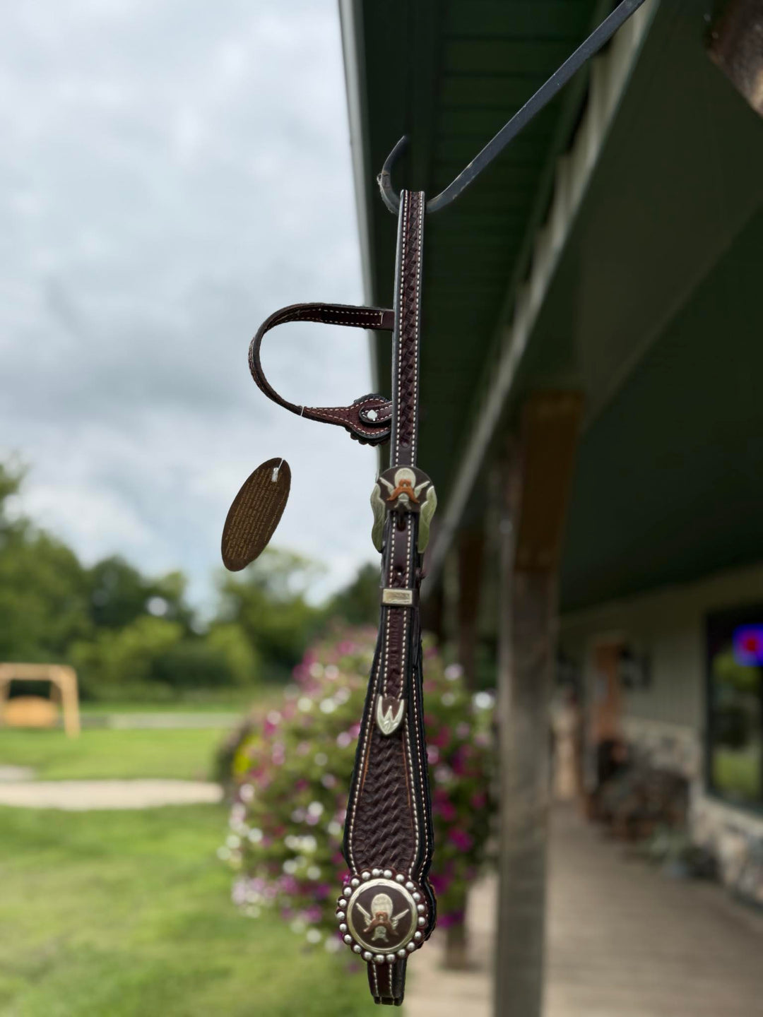 Cowperson Tack Dark Oiled One Ear Headstall-Gunslinger Buckle and Concho Set