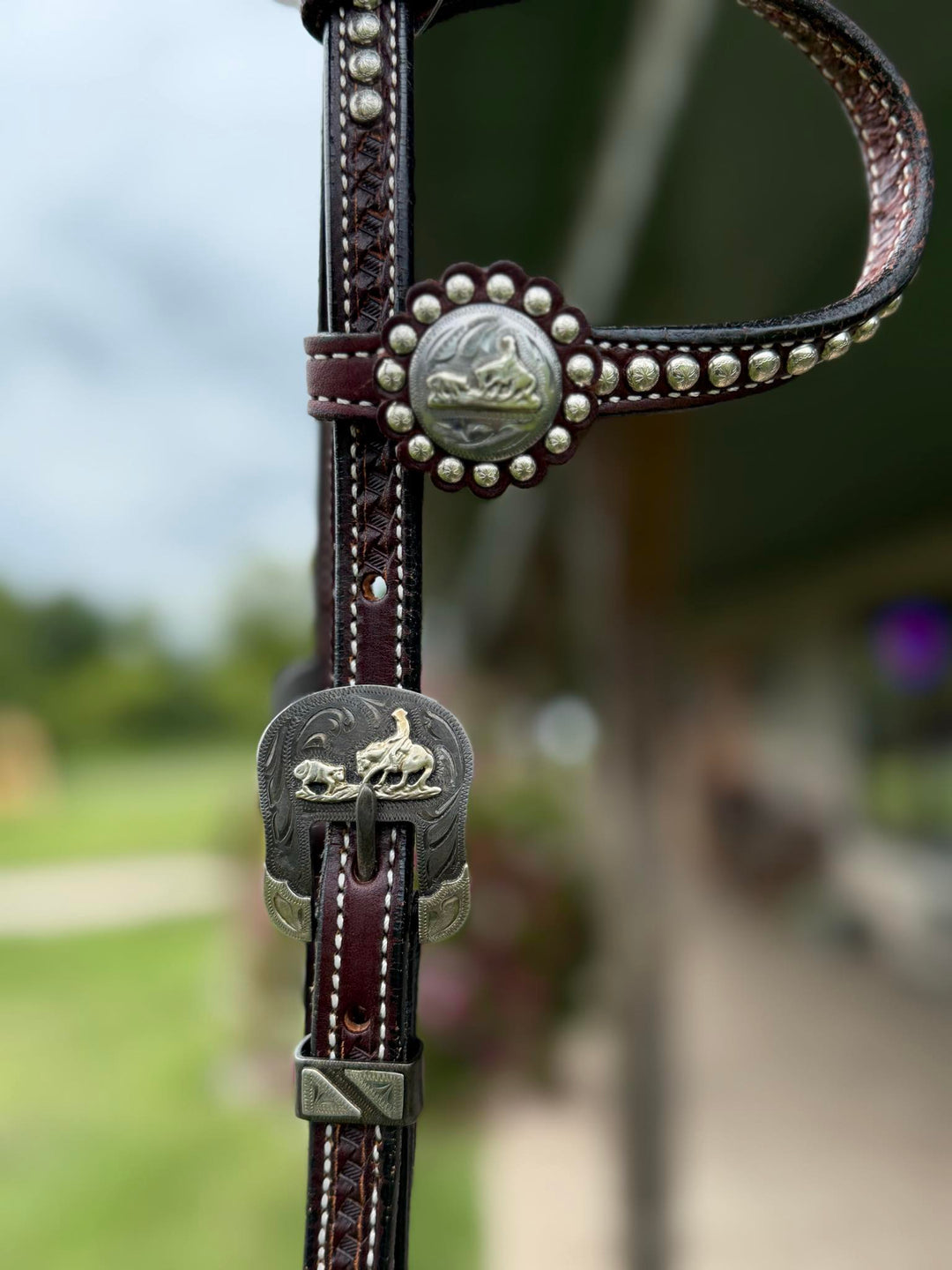 Cowperson Tack Dark Oiled Dotted One Ear Headstall-Cutting Horse Buckle and Concho Set