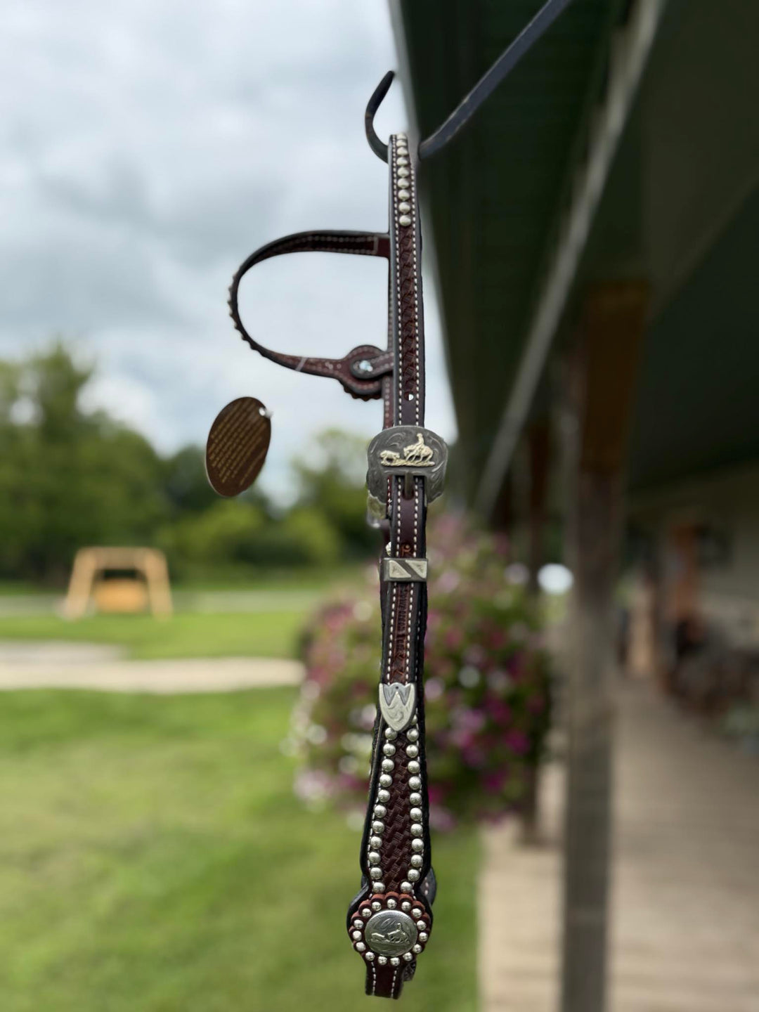 Cowperson Tack Dark Oiled Dotted One Ear Headstall-Cutting Horse Buckle and Concho Set