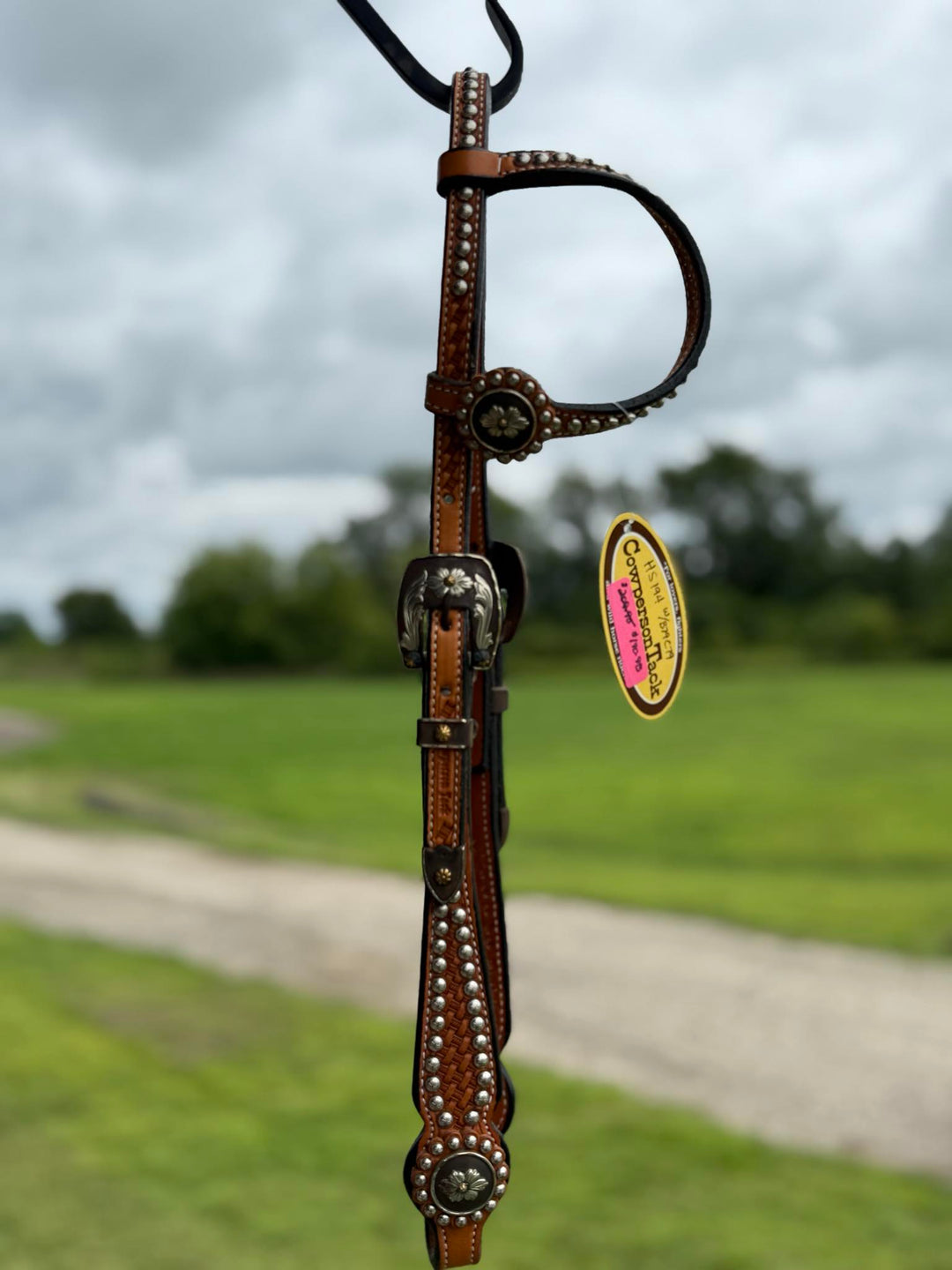 Cowperson Tack Light Oiled Dotted One Ear Headstall-Floral Buckle and Concho Set