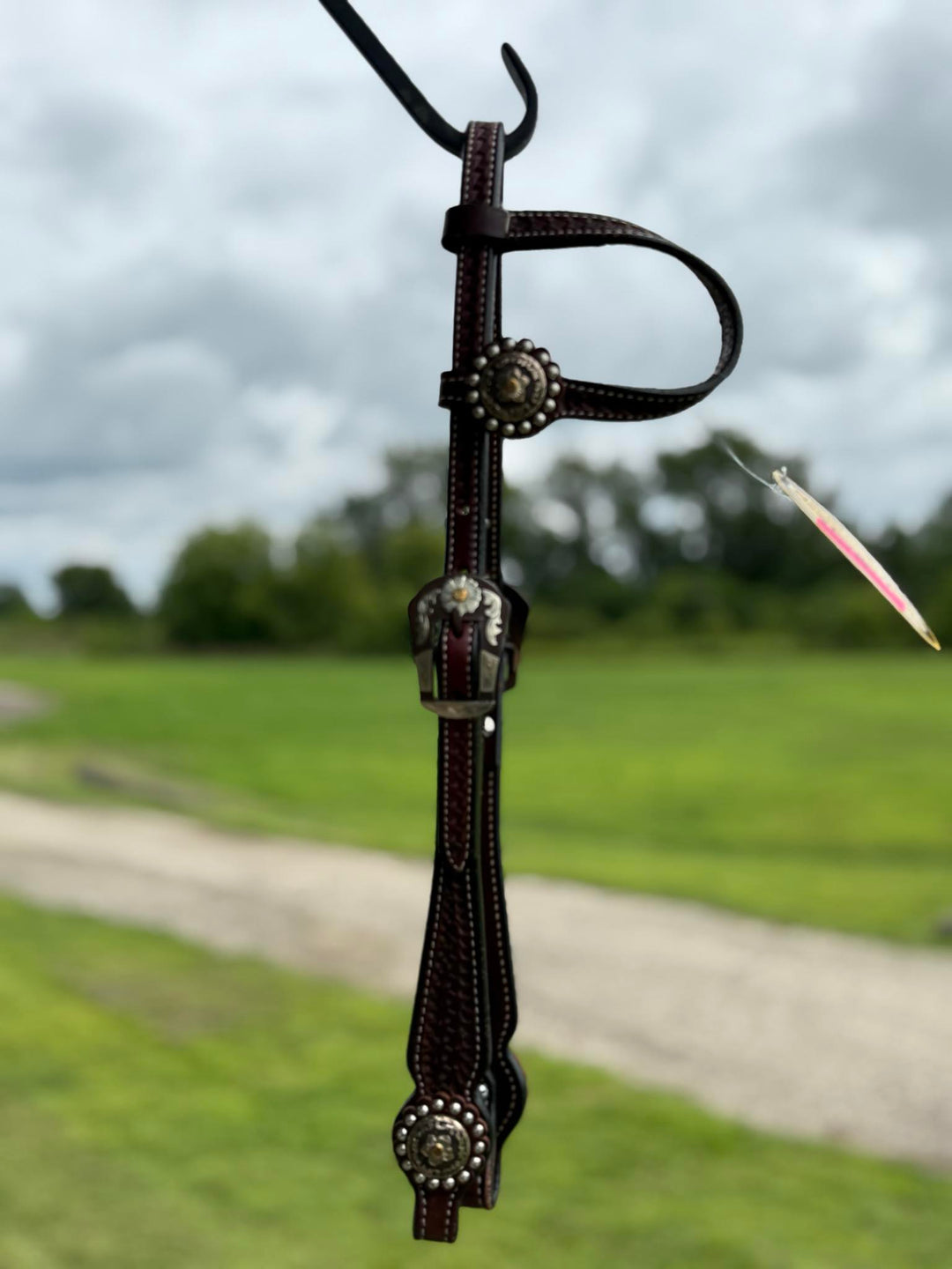 Cowperson Tack Dark Oiled One Ear Headstall-Floral Star Concho