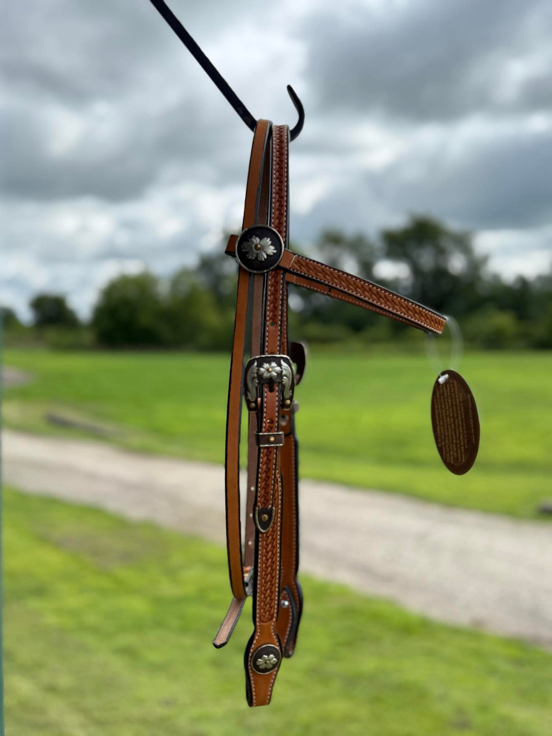Cowperson Tack Light Oiled Browband Headstall-Floral Buckle and Concho Set