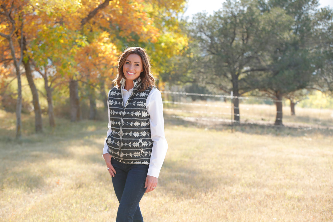 Cinch Women's Black and Cream Reversible Aztec Vest