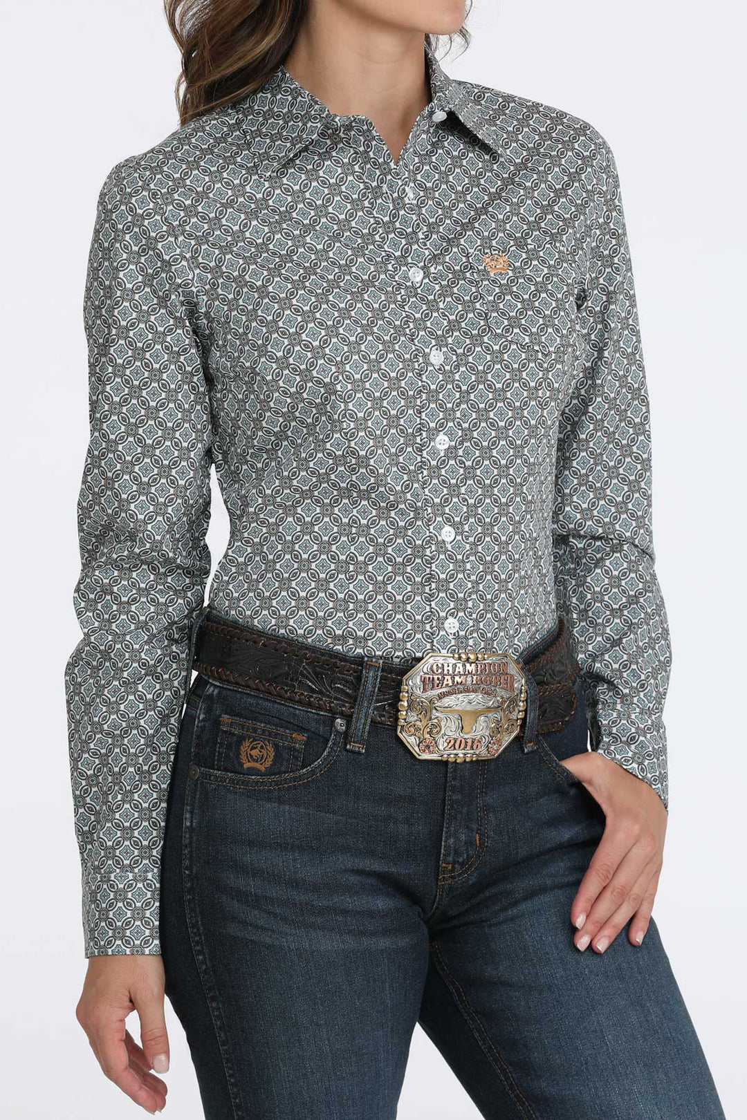 Cinch Women's White and Green Geometric Button Down Shirt
