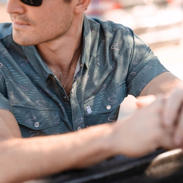 Raised By Coyotes Men's Grey Sidewinder Pearl Snap Short Sleeve Shirt