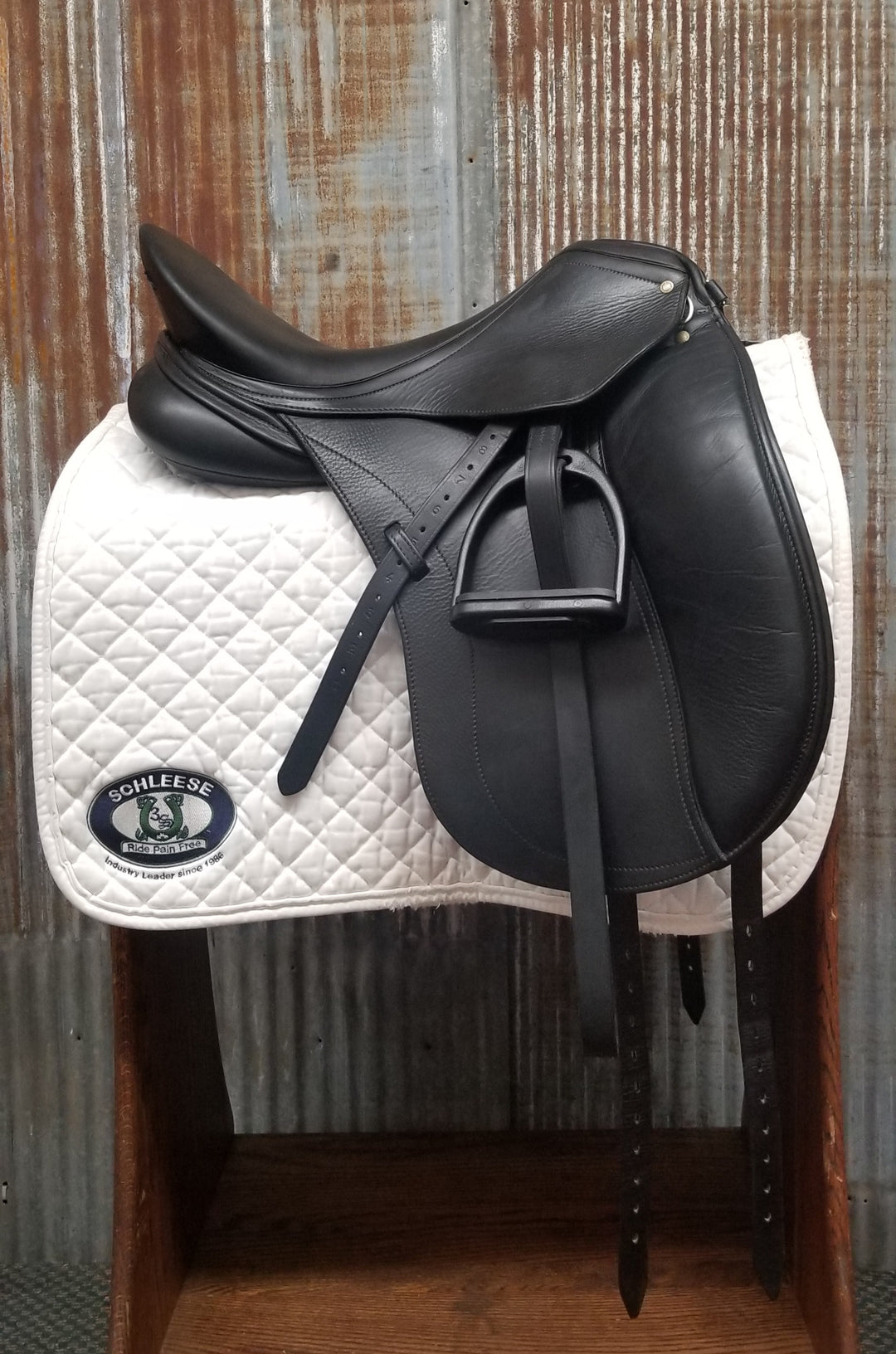 Schleese Triumph 18" Dressage Saddle (Gently Used)